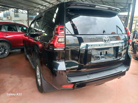 TOYOTA LANDCRUISER PRADO DIESEL 2018 MODEL. image 3