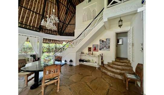 4 Bed House with Swimming Pool in Diani image 9