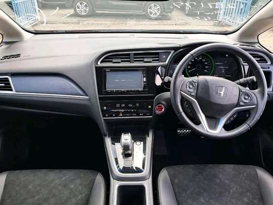 HONDA FIT SHUTTLE image 7