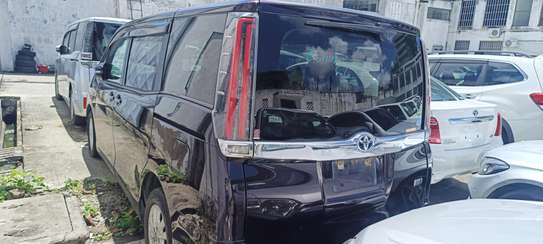 Toyota Noah Hybrid purple 2018 image 9