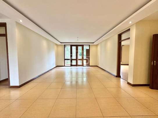 4 Bed Apartment with En Suite in Riverside image 1