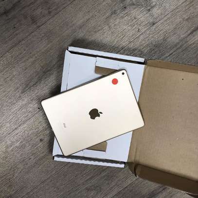 Apple iPad Air 9.7 inch Wi-Fi Only 16GB image 4