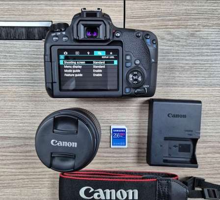 Canon Eos 77D with 18-55mm stm kit lens image 3