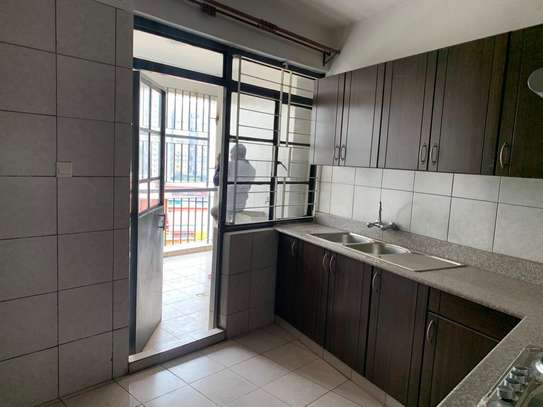 3 bedroom apartment all ensuite with a dsq in kilimani image 2