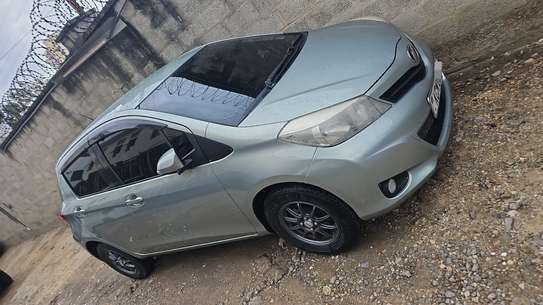 Toyota vitz 2011 image 1