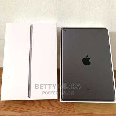New Apple iPad 10.2 (2020) Wi-Fi 32 GB Gray image 1