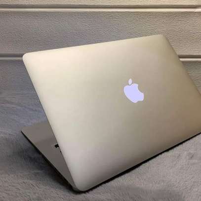 Apple MacBook Air 2017 laptop image 1