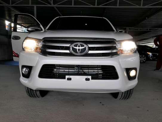 Toyota Hilux double cab 2wd 2016 image 1