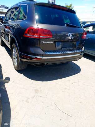 Volkswagen Touareg brown 🟤 image 4