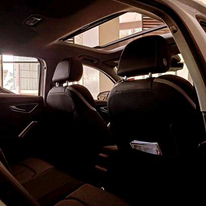 Audi Q2 Quattro S-line 2017 sunroof image 6