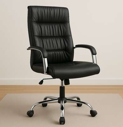 Modern High-Back Leather Executive Swivel Chair image 4