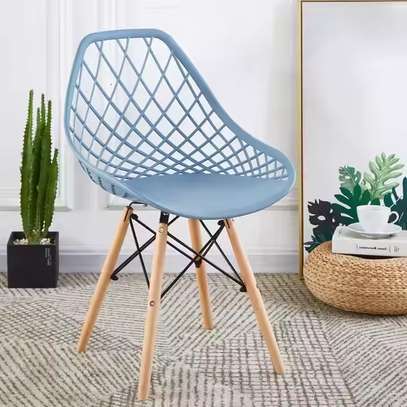 Eames Chair with Colorful Plastic Shell image 9