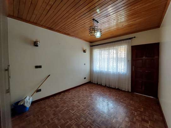 5 Bed Townhouse with En Suite at Royal Villas image 12