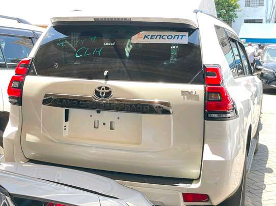 TOYOTA LANDCRUISER PRADO TX.L 2019MODEL SUNROOF  7 SEATER image 7