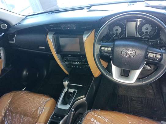 Toyota Fortuner 2.8l 2016 image 5