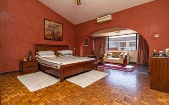 4 Bed Villa with En Suite at Convent Drive Lavington image 6