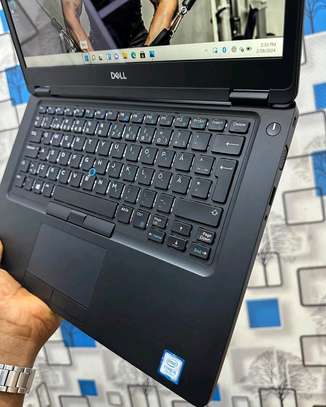 Dell 5490 image 3