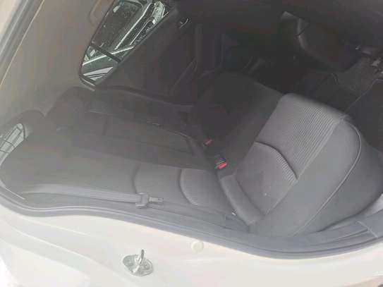 Mazda axella hatchback image 9