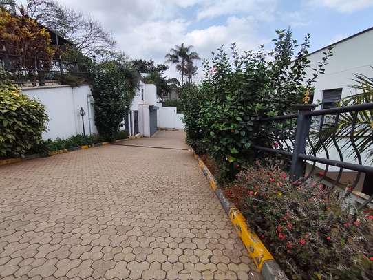 7 Bed Townhouse with En Suite in Nyari image 9