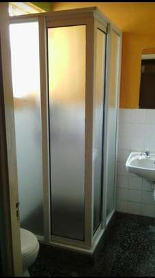 Shower Cubicles with Aluminum & glass installation image 3