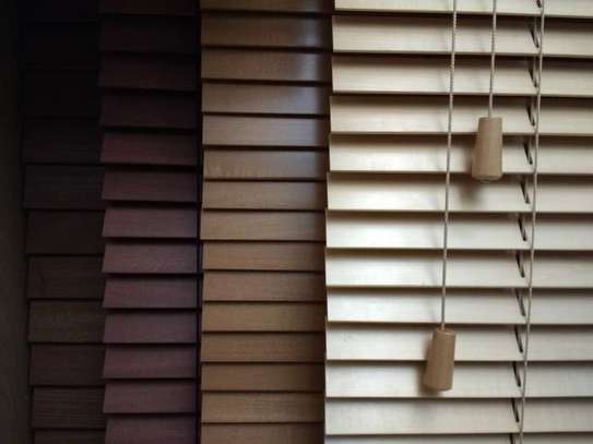 HIGH QUALITY SHADES OF  ROMAN OFFICE BLINDS image 4