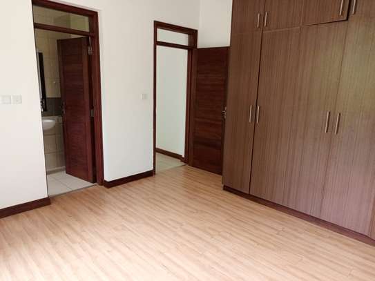 2 Bed Apartment with En Suite at Farm image 8