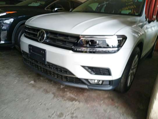 Volkswagen Tiguan sunroof Newshape image 6