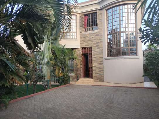 4 Bed Townhouse with En Suite in Runda image 2