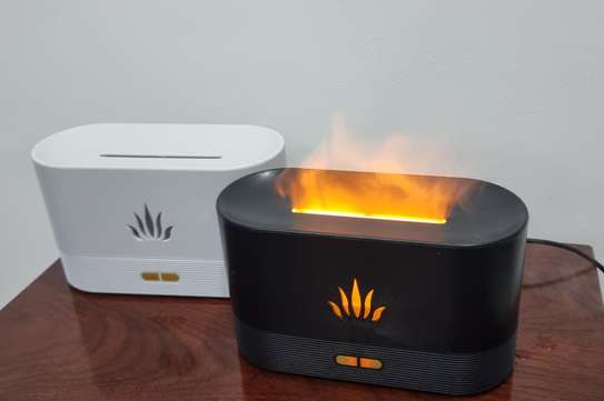 Flame aroma diffuser with fire-like lights image 2