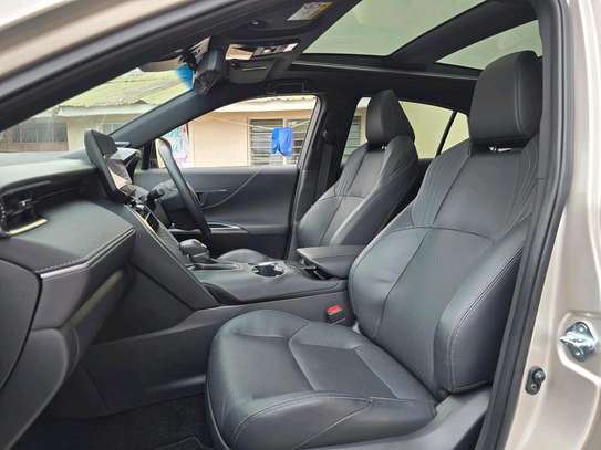 TOYOTA HARRIER 2020 MODEL image 3