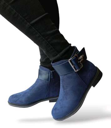 ANKLE BOOTS image 3