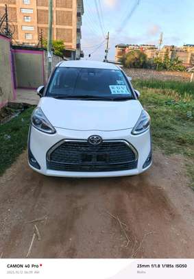Toyota sienta 2018 image 1