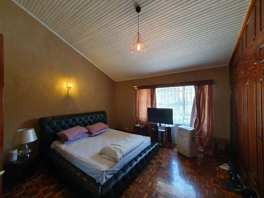 4 Bed House with En Suite at 2Nd Parklands Avenue image 6