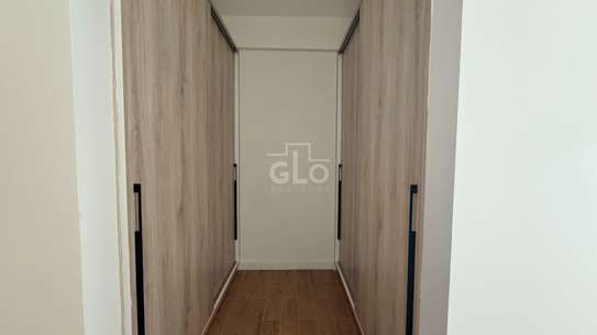 1 Bed Apartment with En Suite in Valley Arcade image 15