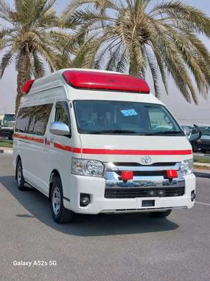 Toyota Hiace ambulance 2017 image 1