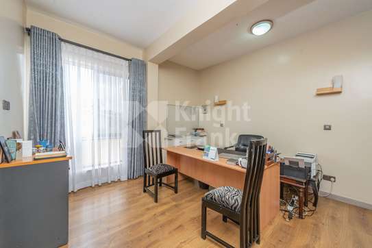 3 Bed Apartment with En Suite at Vanga Street image 33