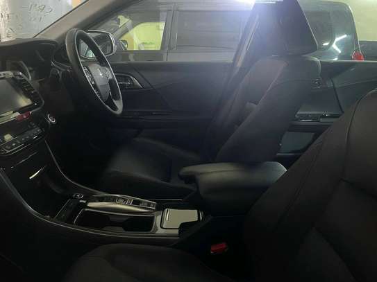 Honda accord hybrid Sunroof image 5