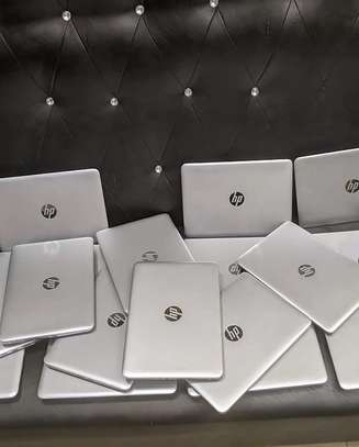 HP EliteBook 820 G3 Business Laptop -  Core i5-6200U, image 3