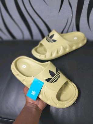 Adidas Yeezy Slides size:40-45 image 3