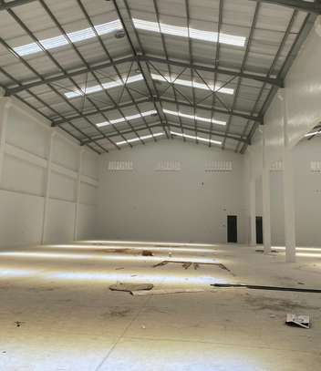 10,000 ft² Warehouse with Parking in Athi River image 3
