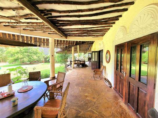5 Bed Villa with Swimming Pool in Diani image 7