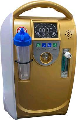 5L Oxygen Concentrator uses both AC and DC Power supplies image 2