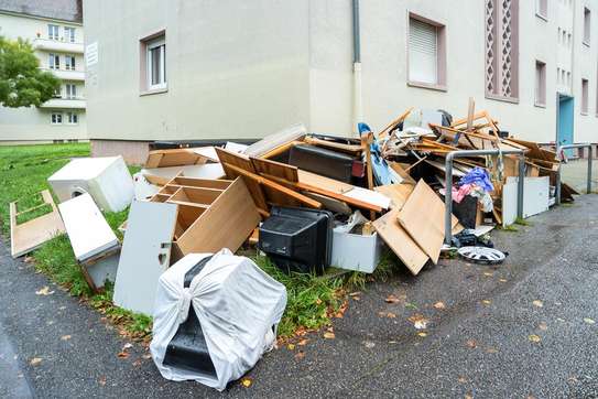 BEST JUNK, TRASH AND DEBRIS REMOVAL SERVICES | GET YOUR FREE MOVING QUOTE image 9