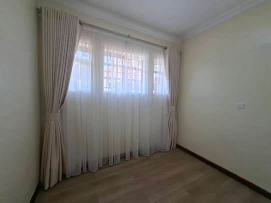 Furnished 2 Bed Apartment with En Suite at Close To Un image 9