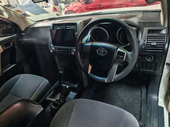 Toyota Prado used petrol image 6