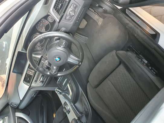 BMW 320I image 9