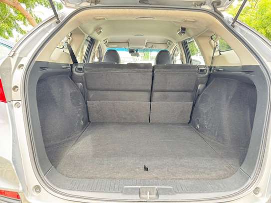 Honda fit Shuttle Hybrid image 6