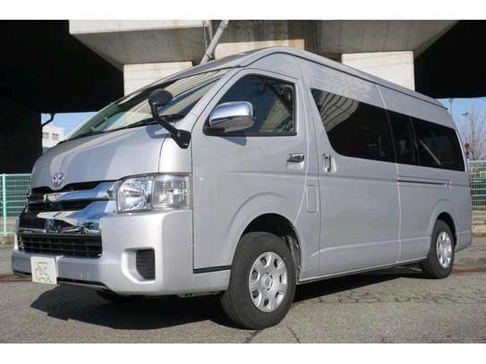TOYOTA HIECE AUTO DIESEL COMUTER 18 SEATER. image 9