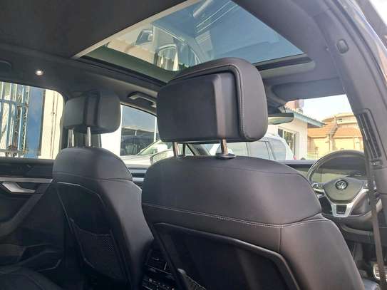 VOLKSWAGEN TOUAREG image 4