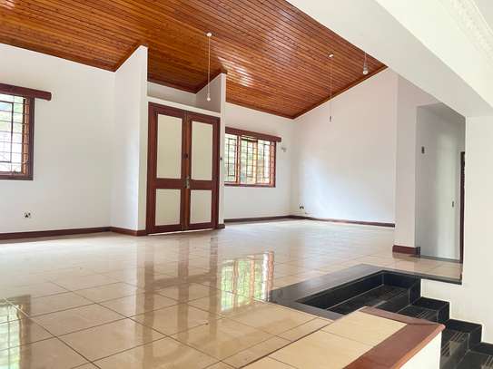 4 Bed Villa with En Suite in Kileleshwa image 10